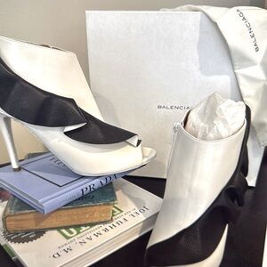 Balenciaga Leather Ruffle Ankle Boots White Black Size 10